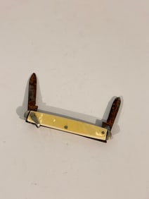 Vintage Pocket Knife 2 5/8 " has rust