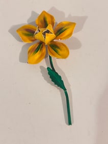 1950’s Sunburst Gold Daisy Flower on Green Stem Enamel Metal Pin Brooch