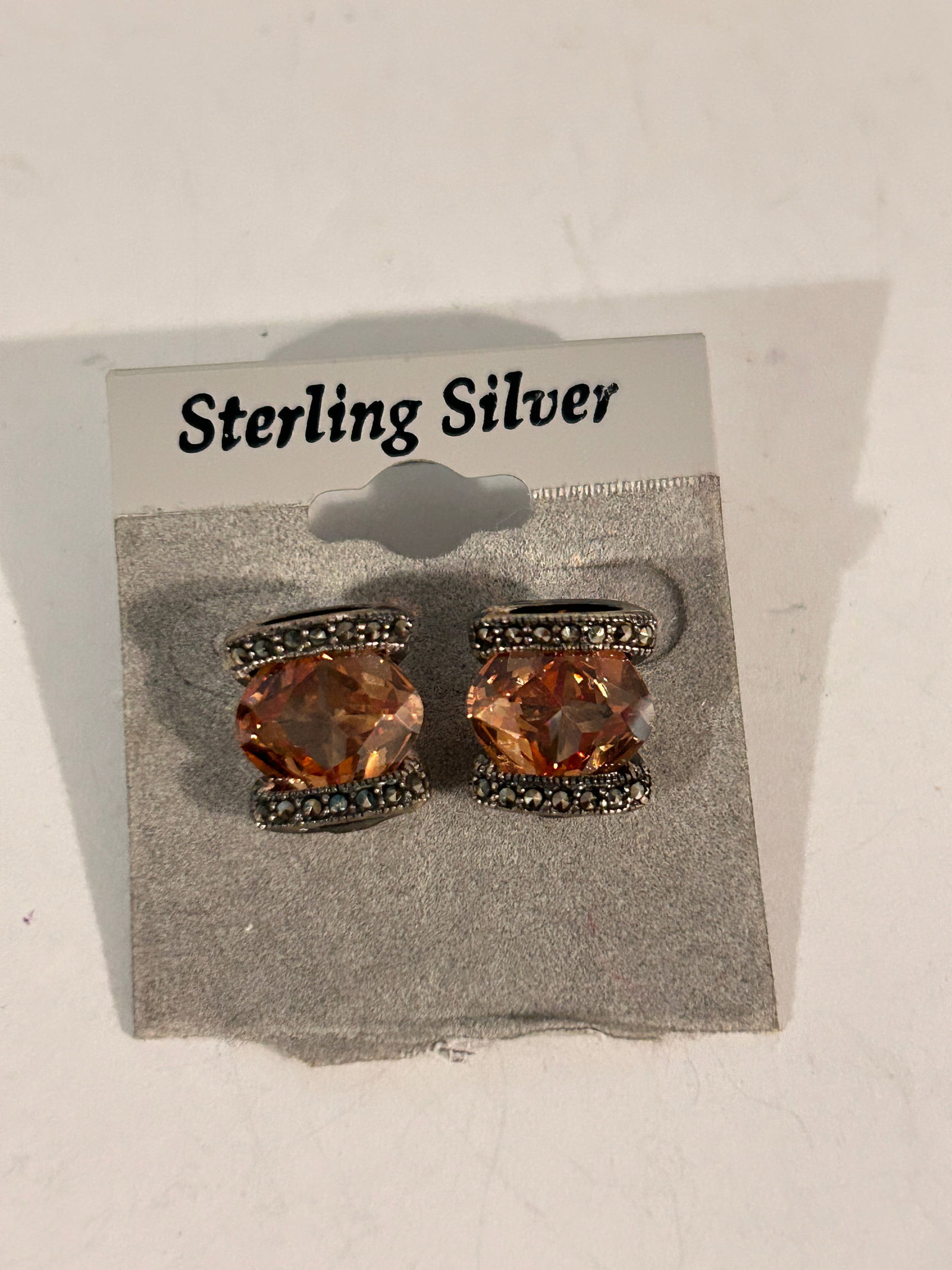 Vintage Sterling Silver gem stone post Earrings: Vintage Sterling Silver gem stone post Earrings Please view all photos as they are part of the description and condition of this Item, Feel free to contact me with questions or picture requests! Used 