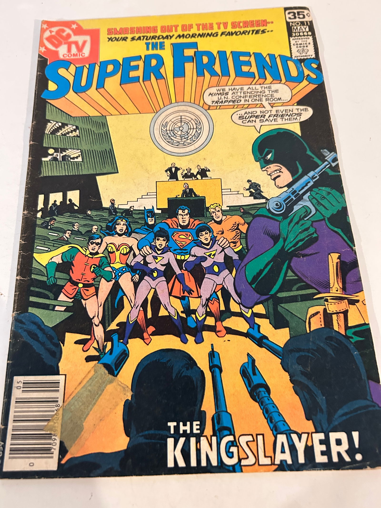 Vintage Comic Book The Super Friends # 11: Vintage Comic Book The Super Friends # 11 Please view all photos as they are part of the description and condition of this Item, Feel free to contact me with questions or picture requests! Used Item A