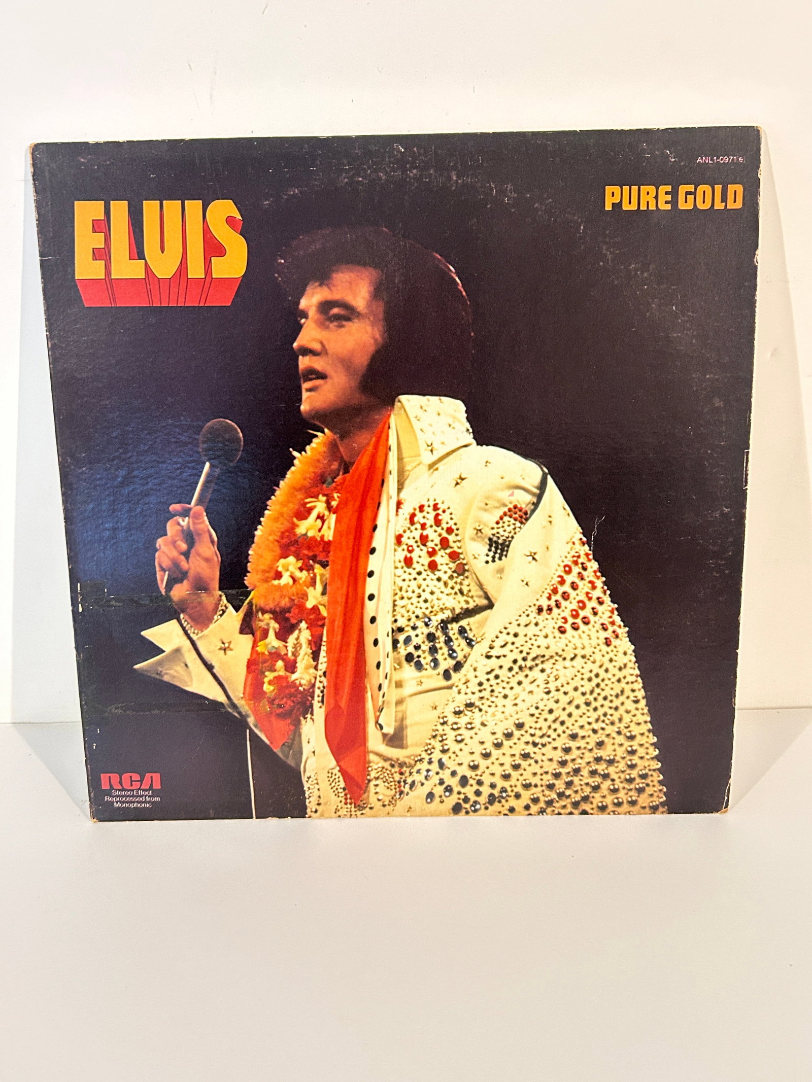 Elvis Presley Pure Gold RCA: Elvis Presley Pure Gold RCA Please view all photos as they are part of the description and condition of this Item, Feel free to contact me with questions or picture requests! Used Item AS IS