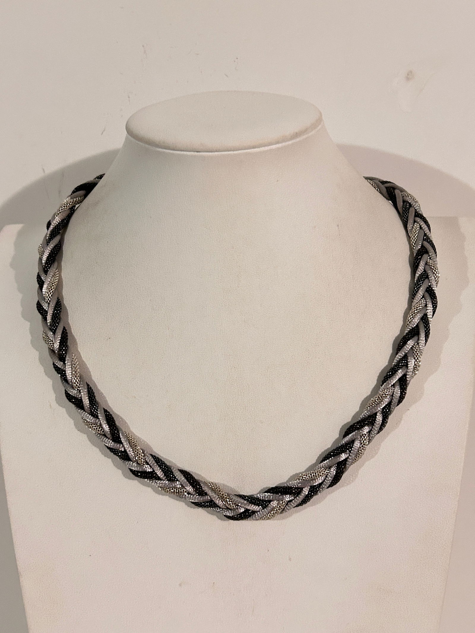 Vintage Gold tone braided mesh Necklace Sz 21" (1 of 5)