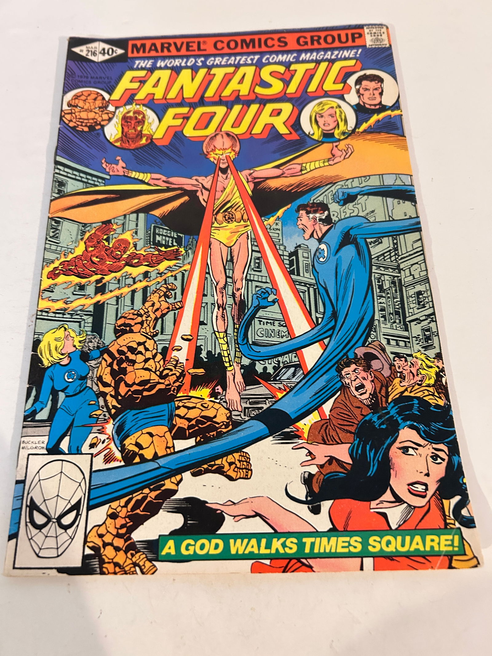 Vintage Comic Book Fantastic Four # 216: Vintage Comic Book Fantastic Four # 216 Please view all photos as they are part of the description and condition of this Item, Feel free to contact me with questions or picture requests! Used Item AS