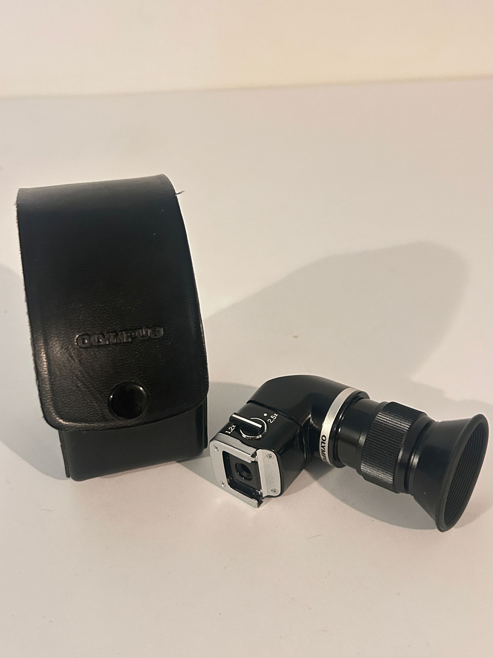 Olympus OM-SYSTEM Varimagni Right Angle View Finder 1.2x 2.5x Japan (1 of 6)
