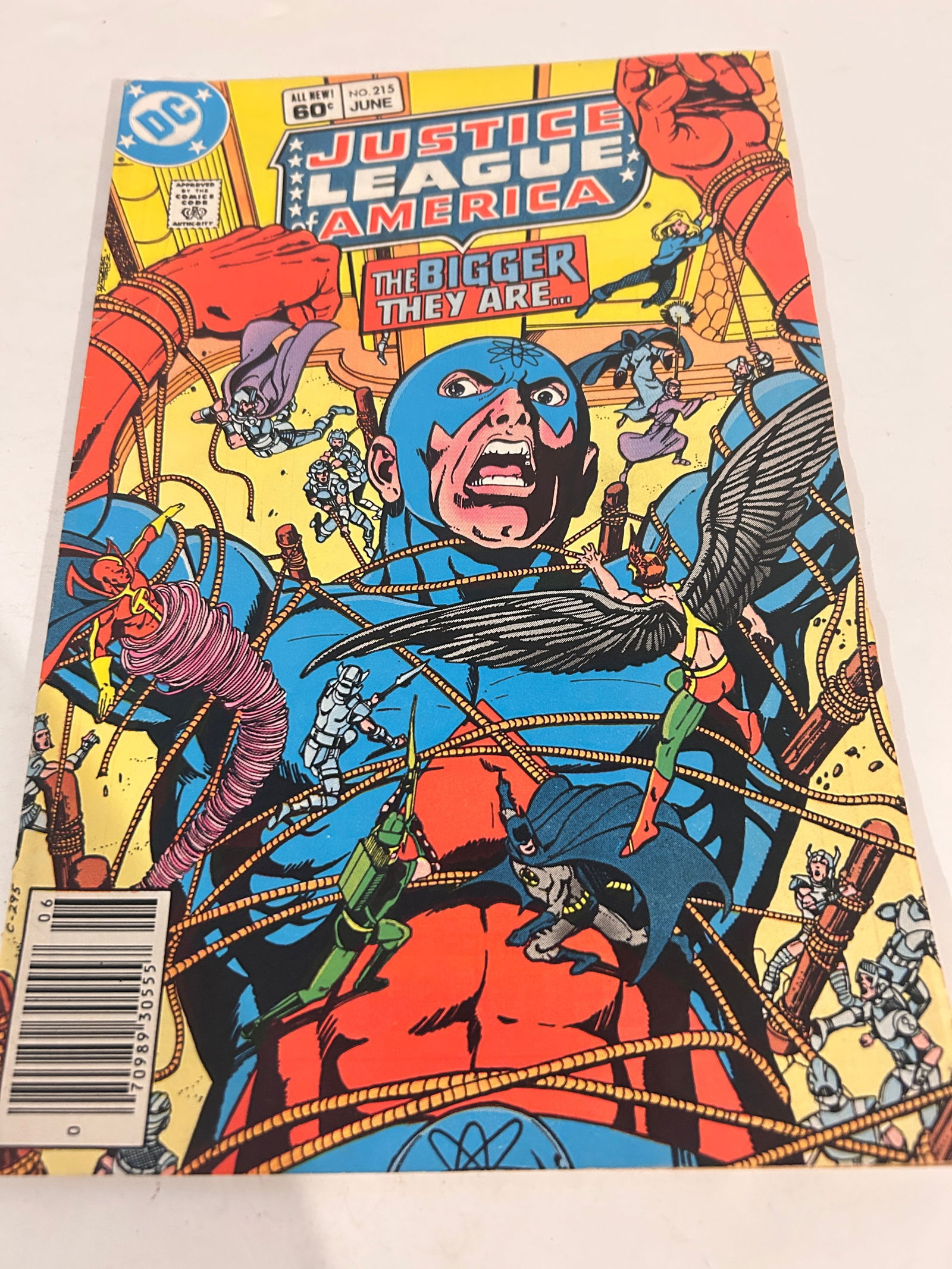 Vintage Comic Book Justice League of America # 215: Vintage Comic Book Justice League of America # 215 Please view all photos as they are part of the description and condition of this Item, Feel free to contact me with questions or picture requests! Us