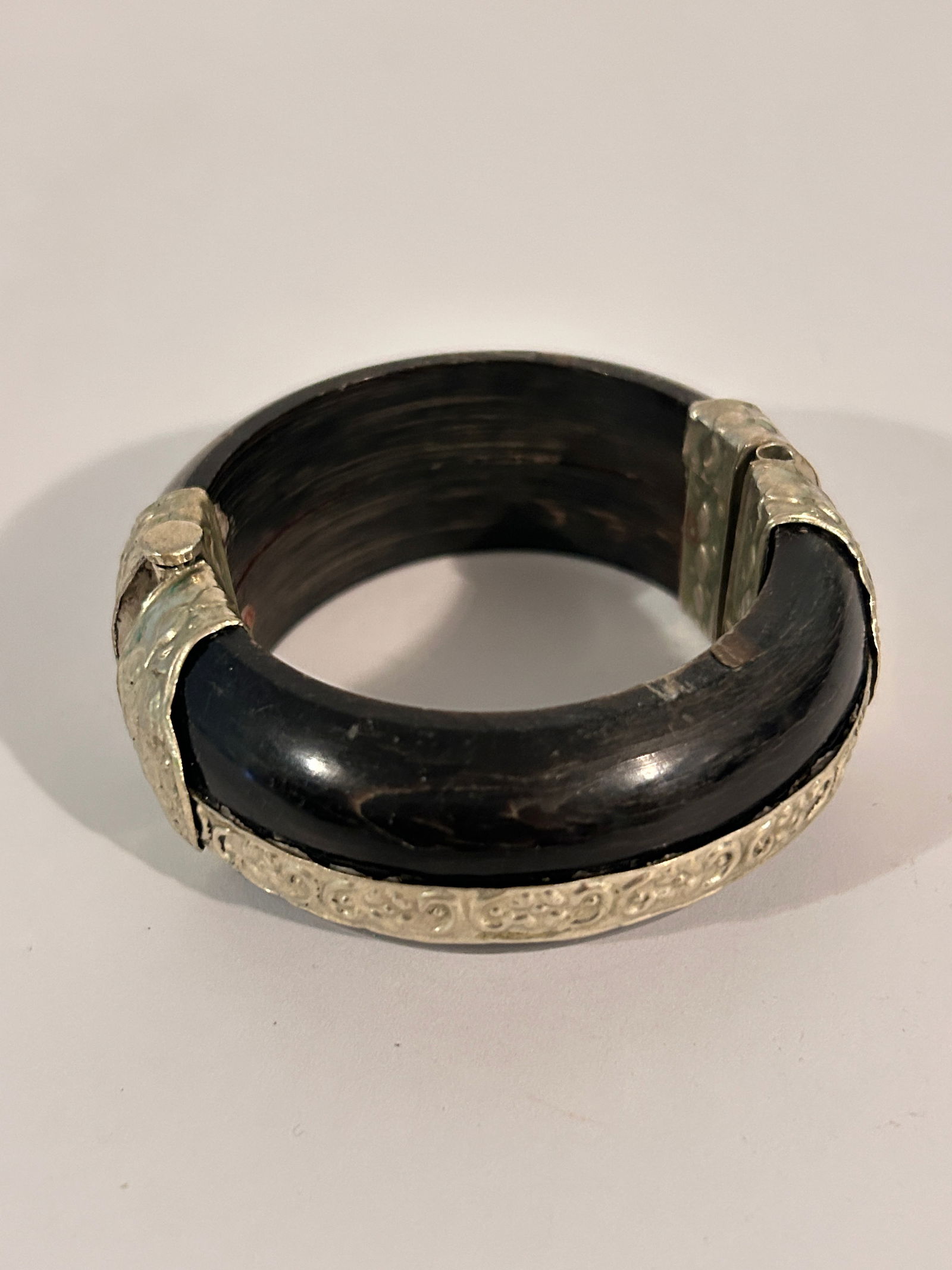 Huge Chunky VTG Antique Brass Elk Horn Hinged Artisan Tribal Bangle Bracelet 8" (1 of 5)