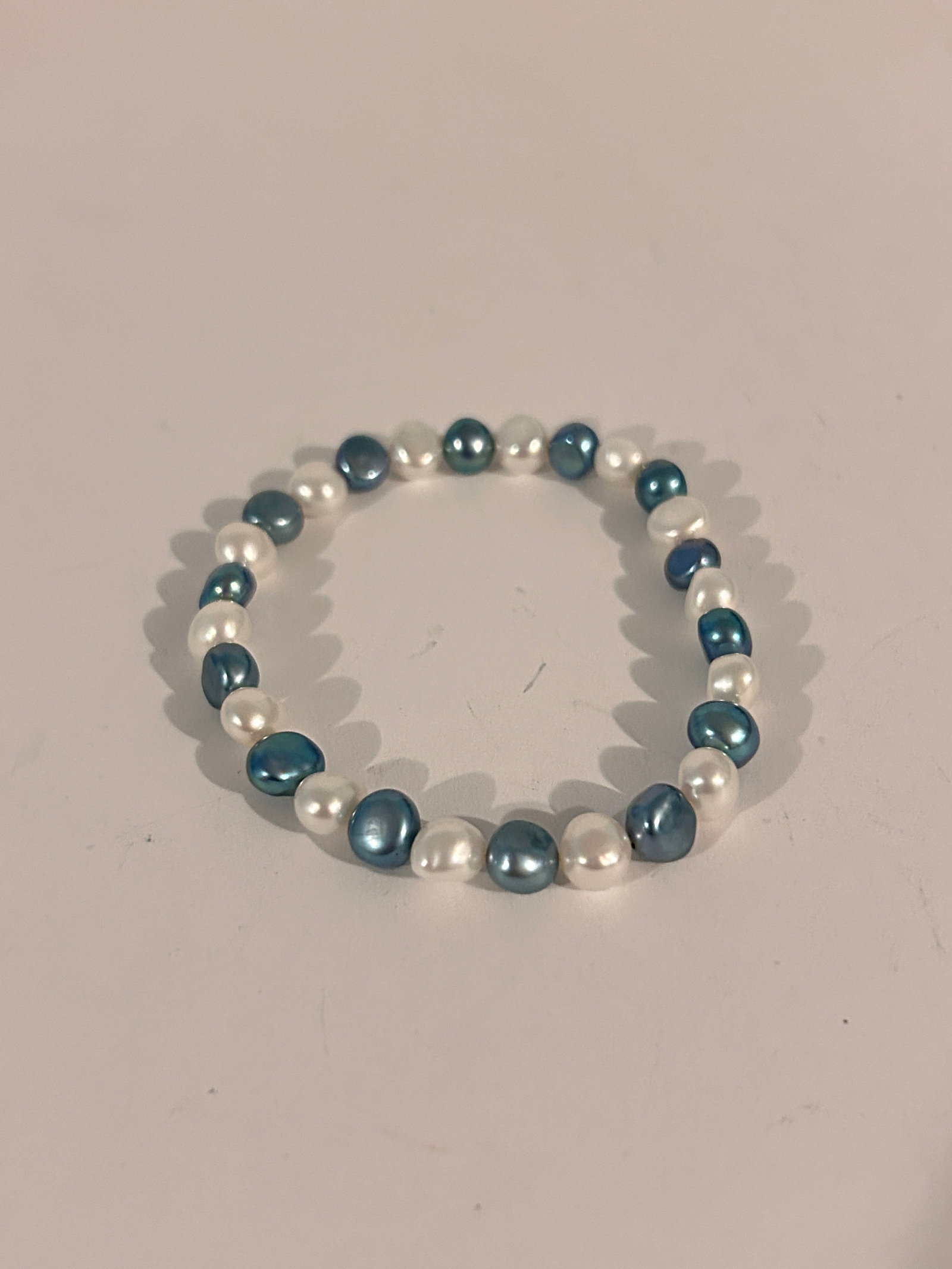 Honora Pearl Freshwater Pearls Bracelet Blue Shades: Honora Pearl Freshwater Pearls Bracelet Blue Shades Please view all photos as they are part of the description and condition of this Item, Feel free to contact me with questions or picture requests! U