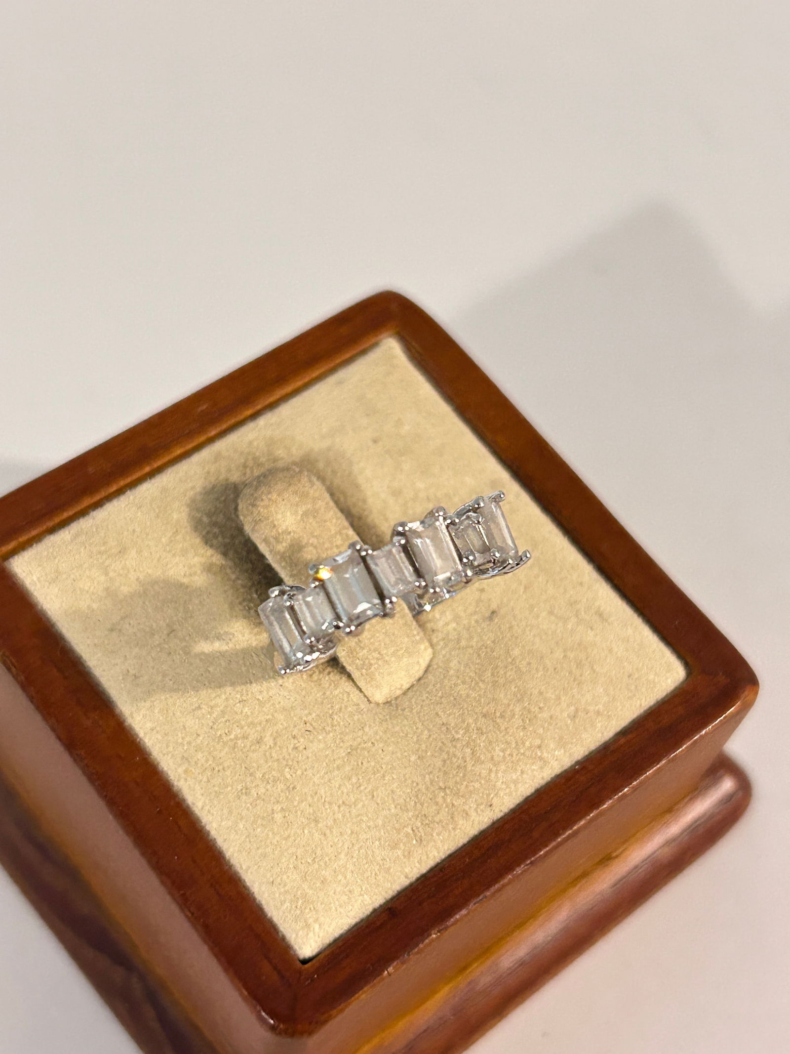 Vintage Sterling Silver rhinestone Ring sz 7 (1 of 6)