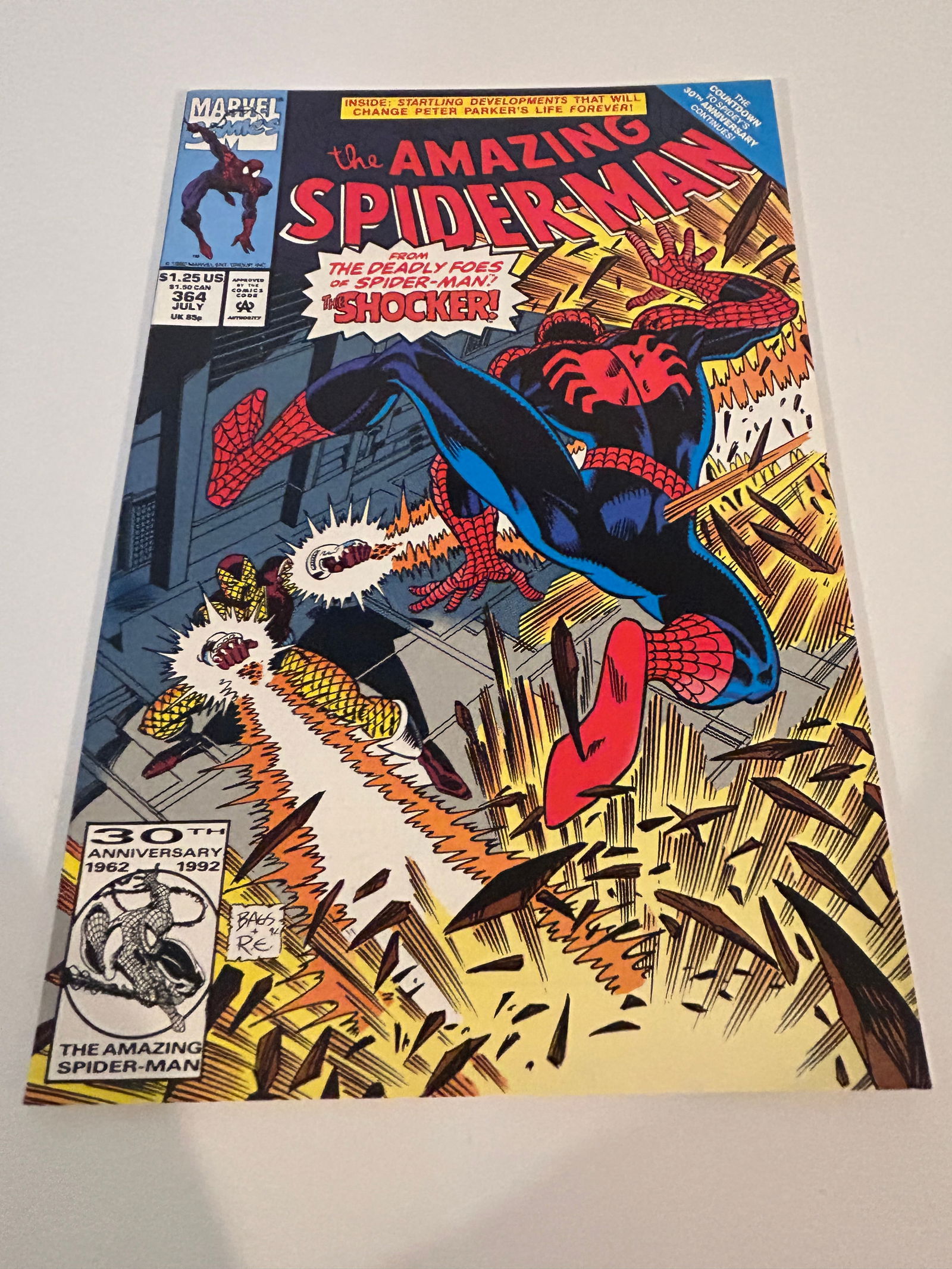 Vintage Comic Book The Amazing Spider-Man # 364: Vintage Comic Book The Amazing Spider-Man # 364 Please view all photos as they are part of the description and condition of this Item, Feel free to contact me with questions or picture requests! Used