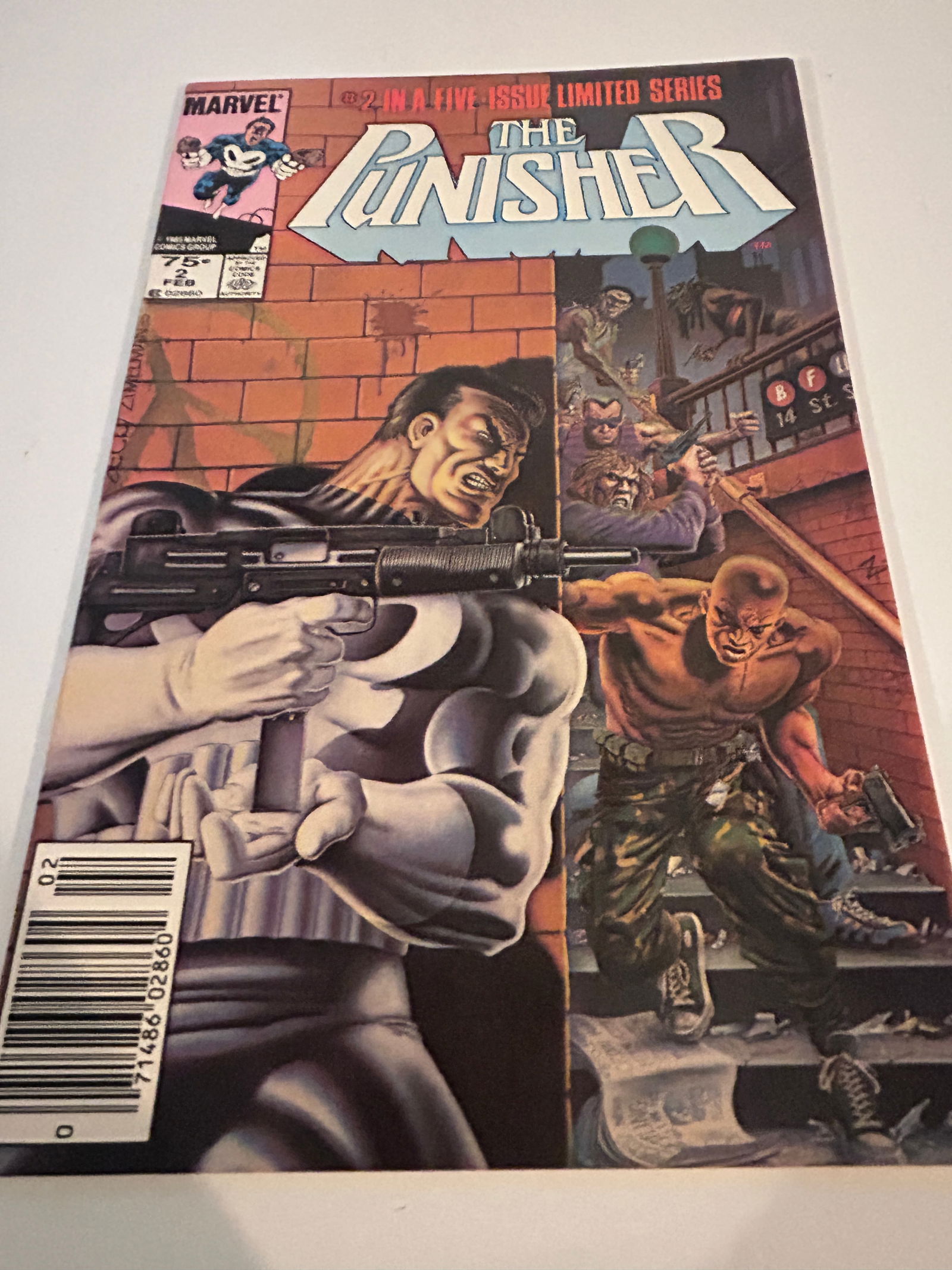 Vintage Comic Book The Punisher # 1: Vintage Comic Book The Punisher # 1 Please view all photos as they are part of the description and condition of this Item, Feel free to contact me with questions or picture requests! Used Item AS IS