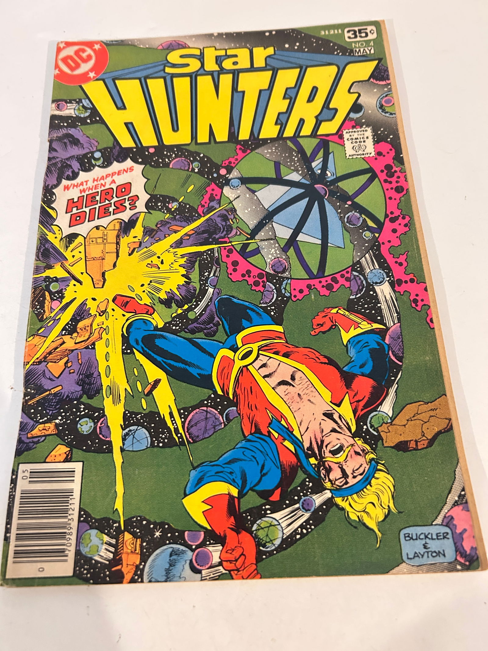 Vintage Comic Book Star Hunters # 4 (1 of 2)