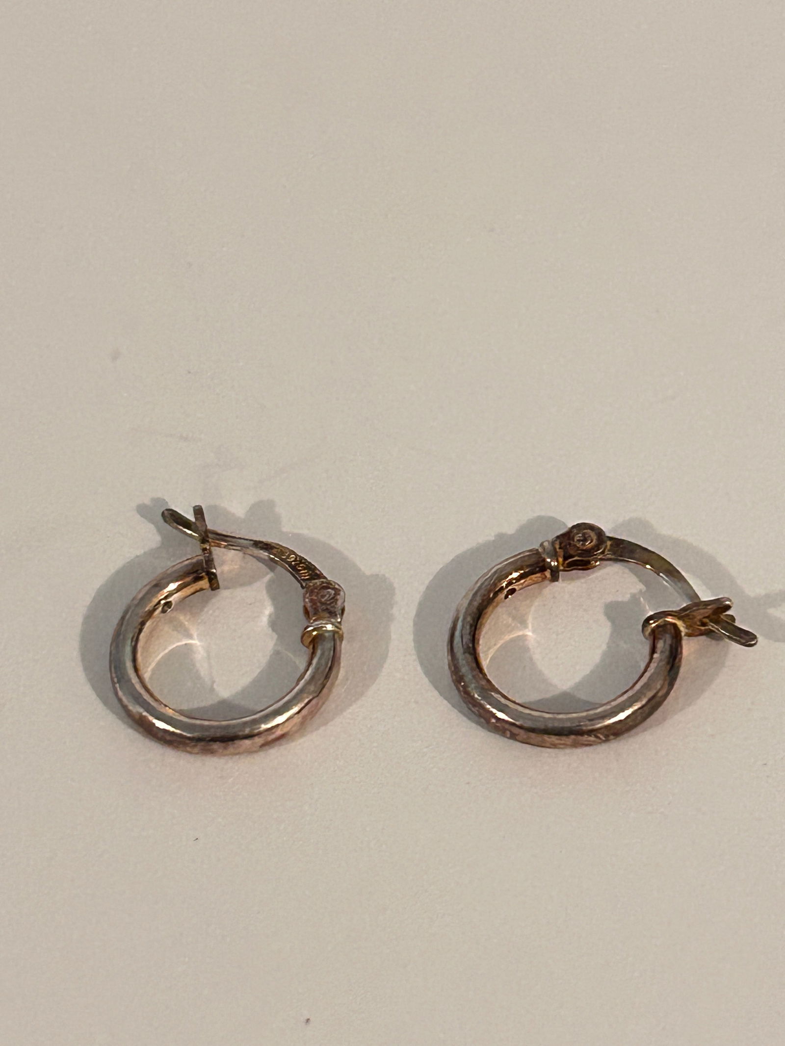 Vintage Sterling Silver Post Earrings: Vintage Sterling Silver Post Earrings Please view all photos as they are part of the description and condition of this Item, Feel free to contact me with questions or picture requests! Used Item AS IS