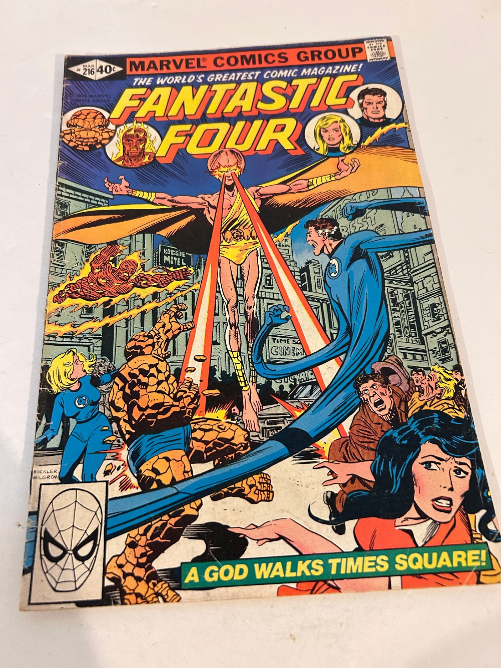 Vintage Comic Book Fantastic Four # 216: Vintage Comic Book Fantastic Four # 216 Please view all photos as they are part of the description and condition of this Item, Feel free to contact me with questions or picture requests! Used Item AS