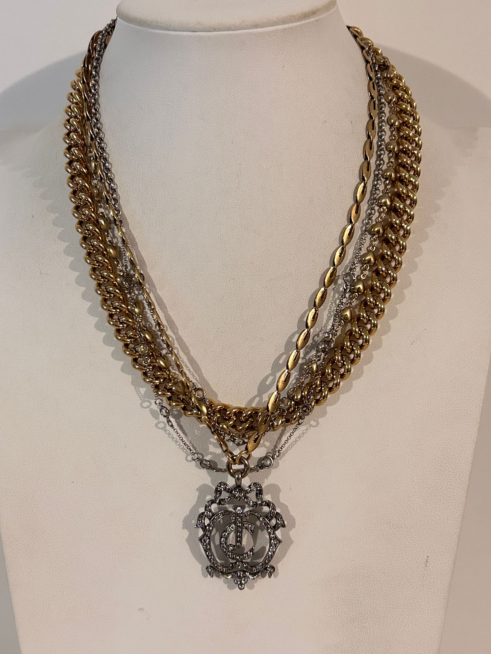 Vintage Juicy Couture Multi Strand Gold Tone Pendant Necklace 16": Vintage Juicy Couture Multi Strand Gold Tone Pendant Necklace 16" Please view all photos as they are part of the description and condition of this Item, Feel free to contact me with questions or pictu