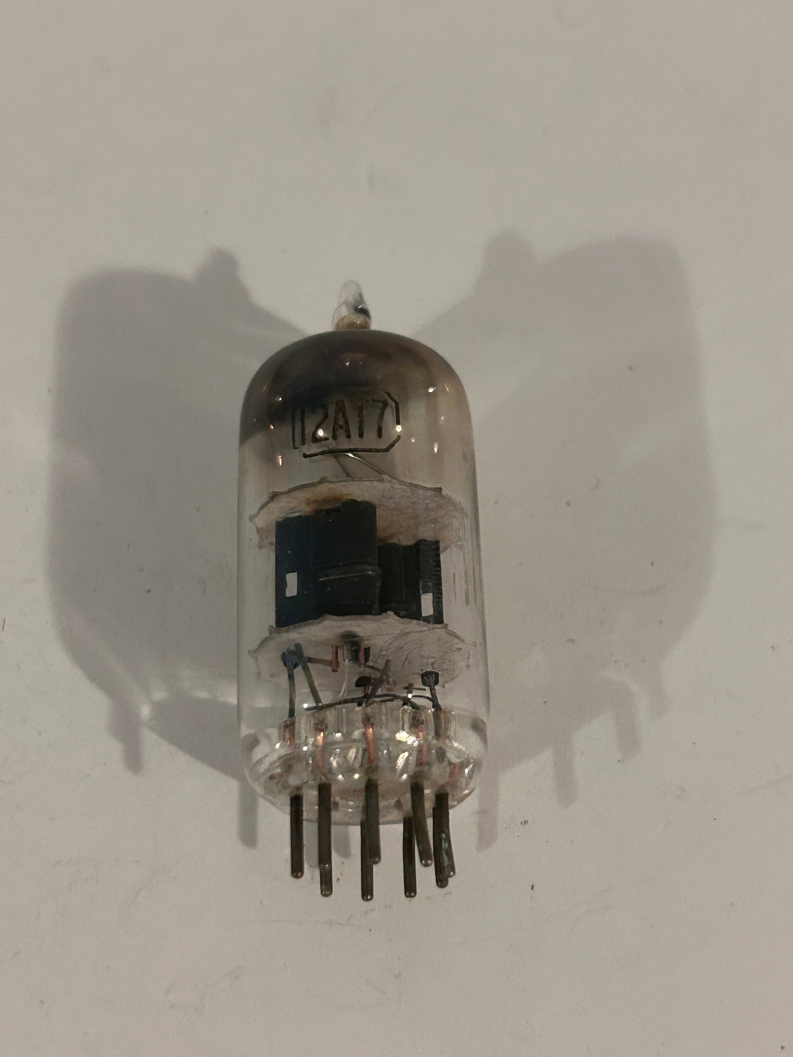 12AT7 Vacuum Tube RCA (1 of 4)