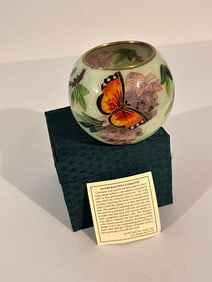 Vintage Beautiful small round Plique-A-Jour cloisonné vase by William Yee.