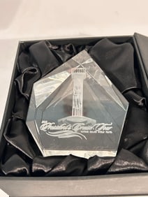 Vintage paperweight souvenir featuring 2012 Presidents Cruise Tour etched image of a monument