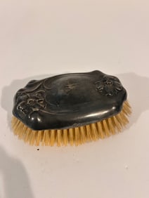 Antique Art Nouveau Wilcox Silver Plate Co. (W.S.P. CO.) Embossed Vanity Brush