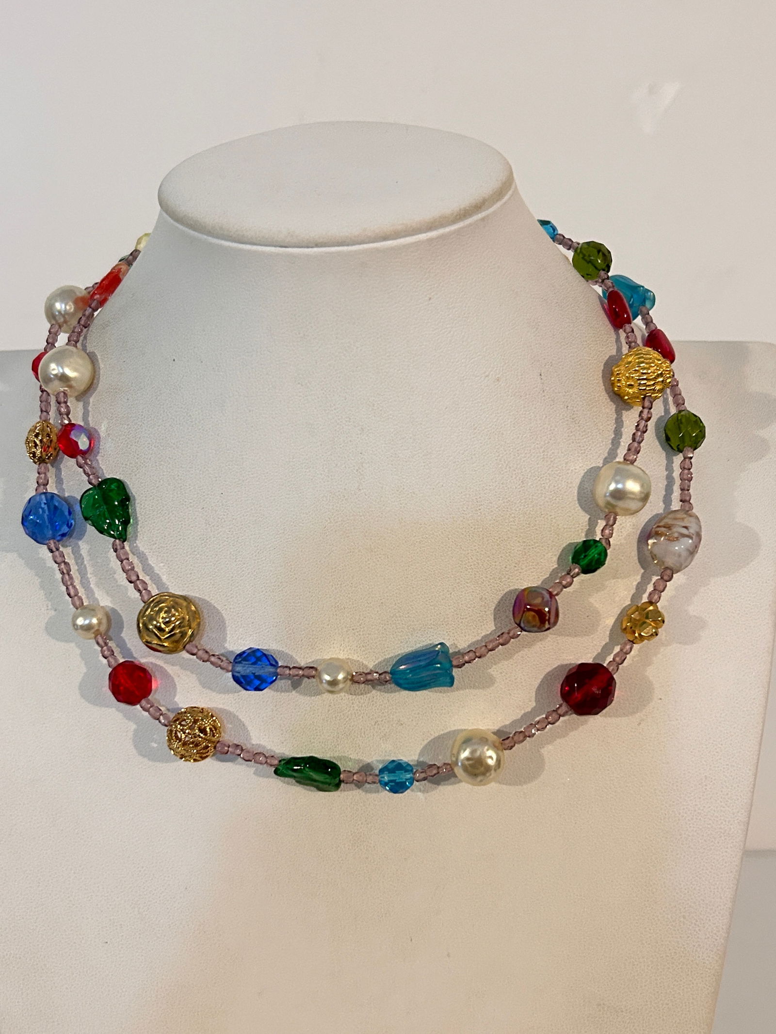RJ Graziano Signed Goldtone colorful bead Necklace 36": RJ Graziano Signed Goldtone colorful bead Necklace 36" Please view all photos as they are part of the description and condition of this Item, Feel free to contact me with questions or picture requests