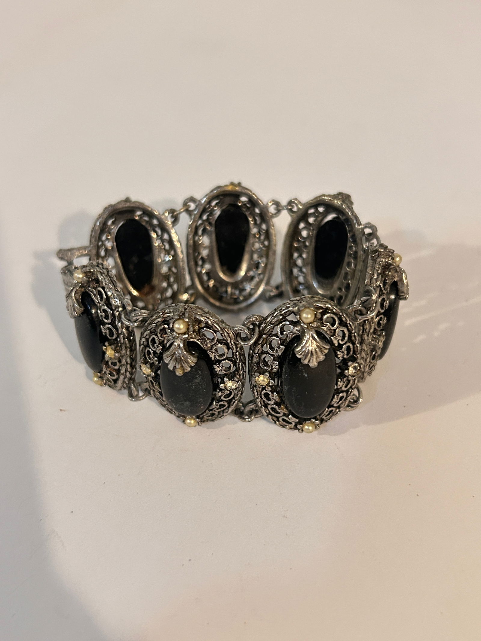Vintage old filigree black Bracelet 7": Vintage old filigree black Bracelet 7" Please view all photos as they are part of the description and condition of this Item, Feel free to contact me with questions or picture requests! Used Item AS I