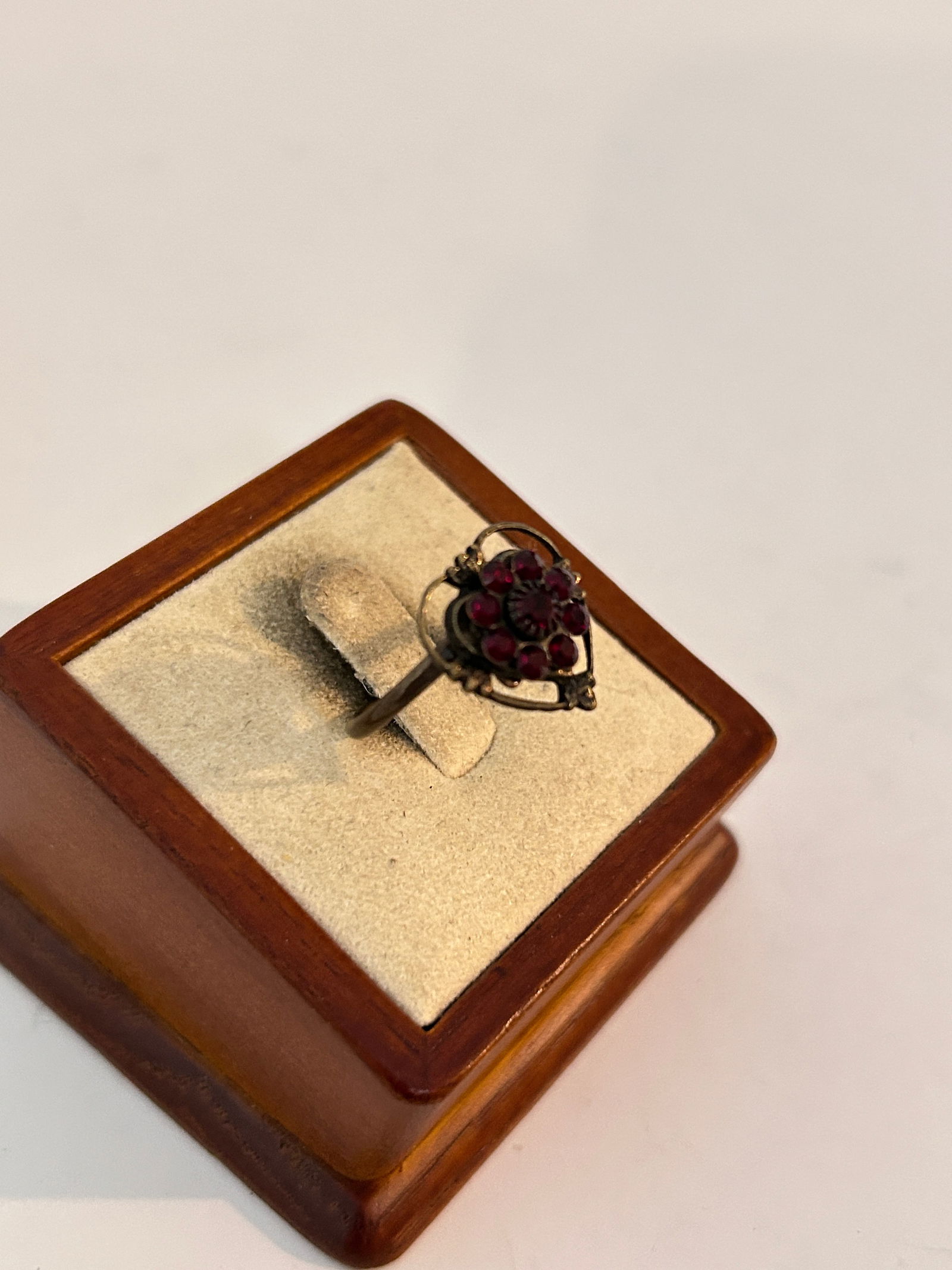 Vintage Copper Custom Ring 8: Vintage Copper Custom Ring 8 Please view all photos as they are part of the description and condition of this Item, Feel free to contact me with questions or picture requests! Used Item AS IS