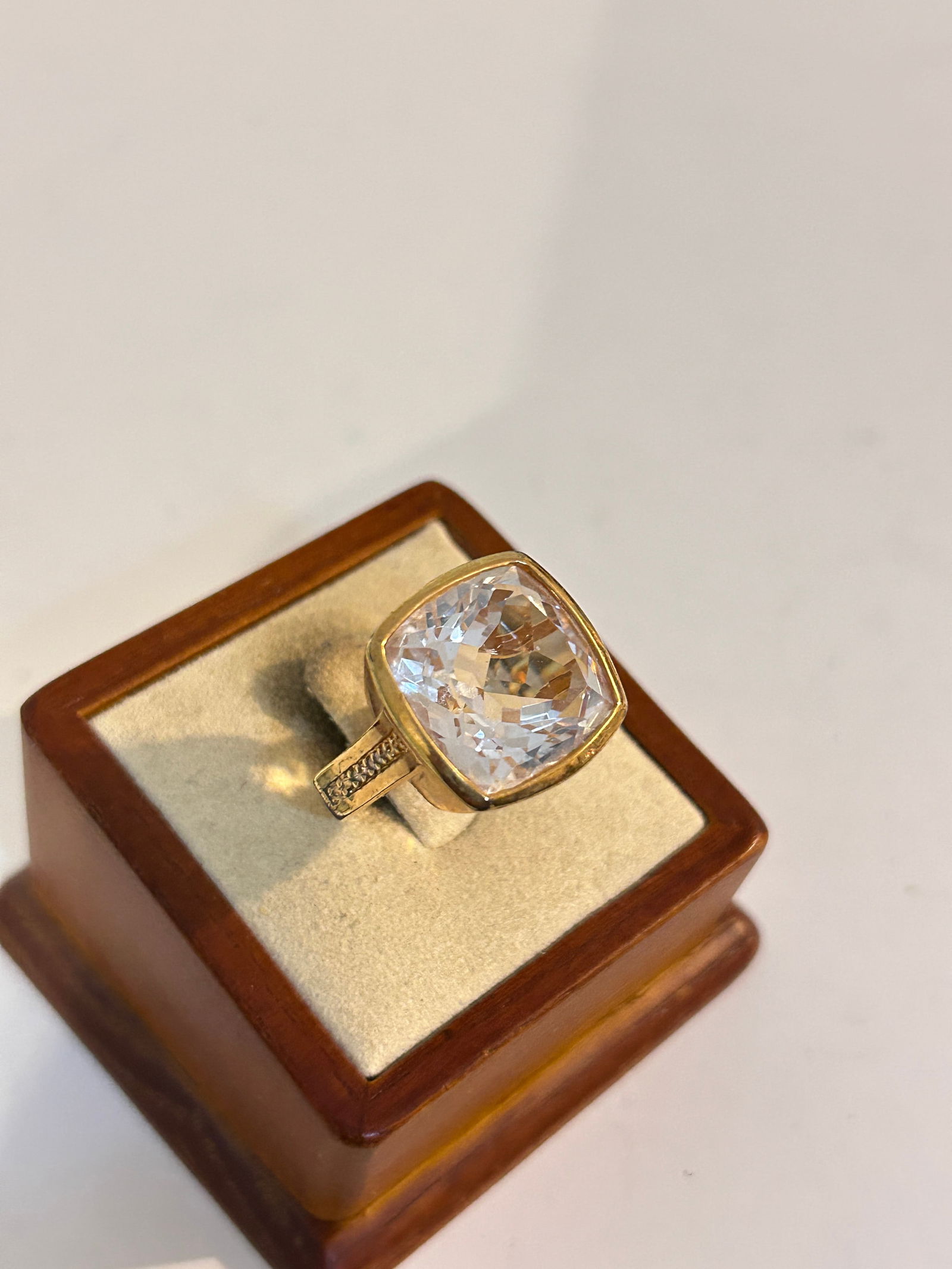 Vintage HN Rhinestone Custom Ring 7 (1 of 5)