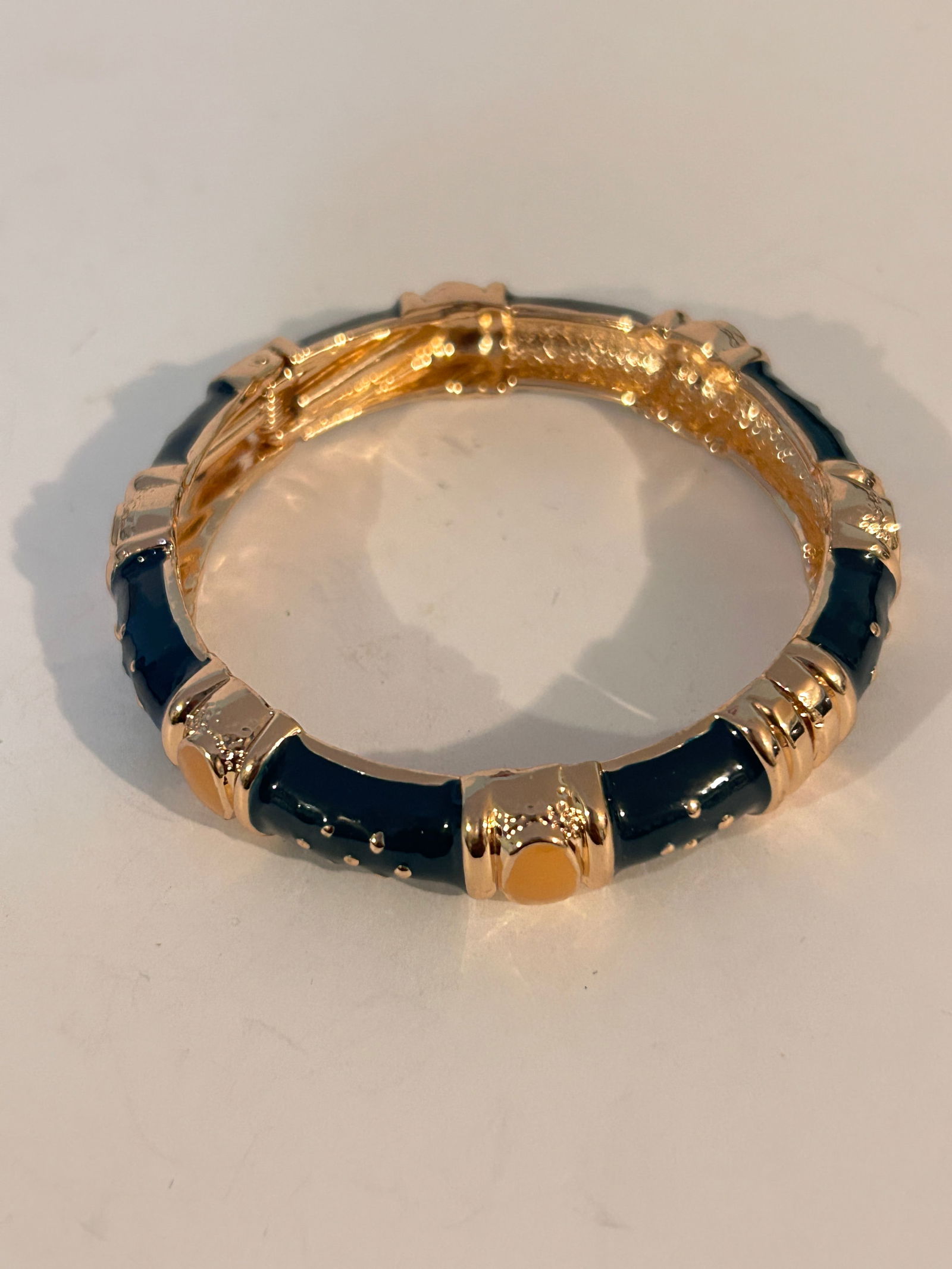 Vintage Joan Rivers Enamel Black Gold Bangle Bracelet 7" (1 of 4)