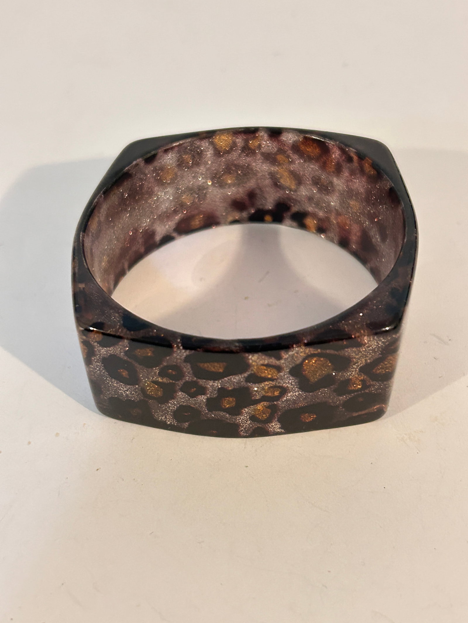 Vintage wide Acrylic Bracelet 7": Vintage wide Acrylic Bracelet 7" Please view all photos as they are part of the description and condition of this Item, Feel free to contact me with questions or picture requests! Used Item AS IS
