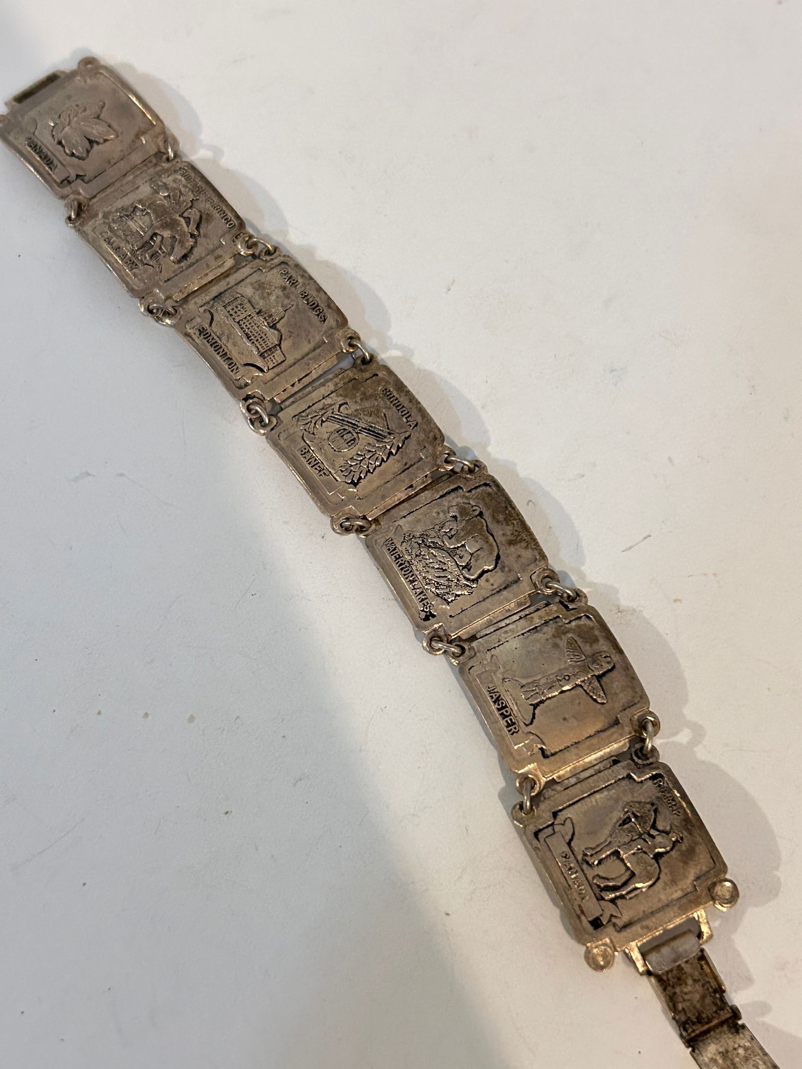 Vintage White Metal Holland Picture Panel Linked Bracelet 7": Vintage White Metal Holland Picture Panel Linked Bracelet 7" Please view all photos as they are part of the description and condition of this Item, Feel free to contact me with questions or picture re