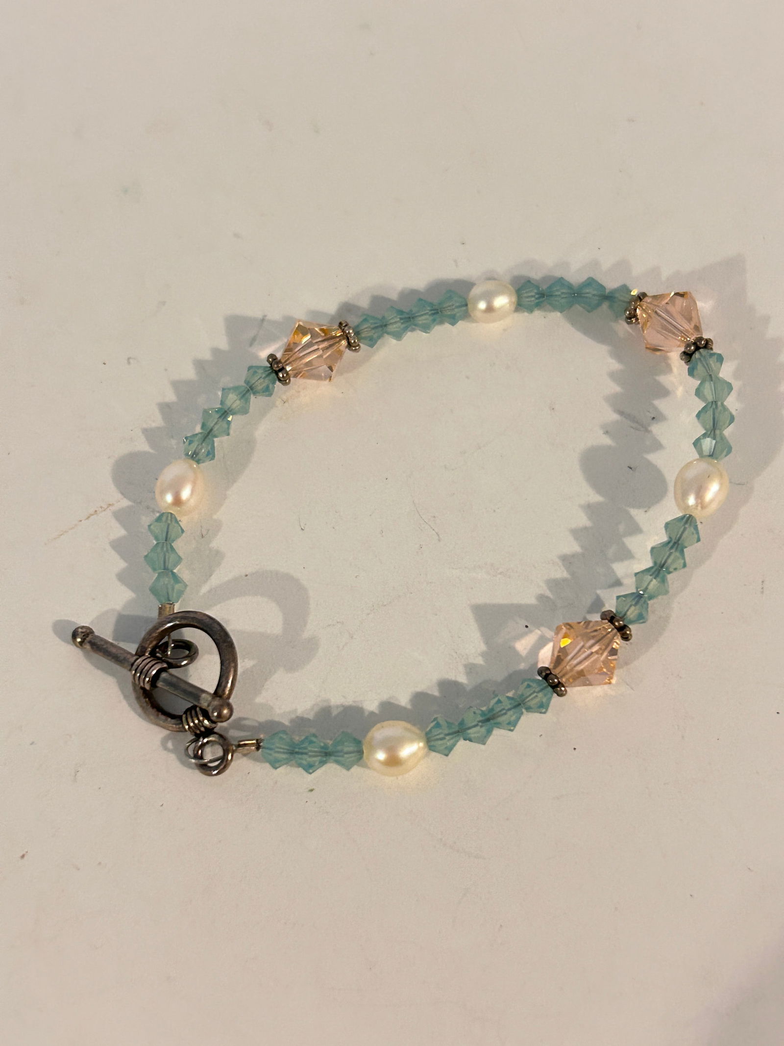 Vintage crystal bead Bracelet 8": Vintage crystal bead Bracelet 8" Please view all photos as they are part of the description and condition of this Item, Feel free to contact me with questions or picture requests! Used Item AS IS