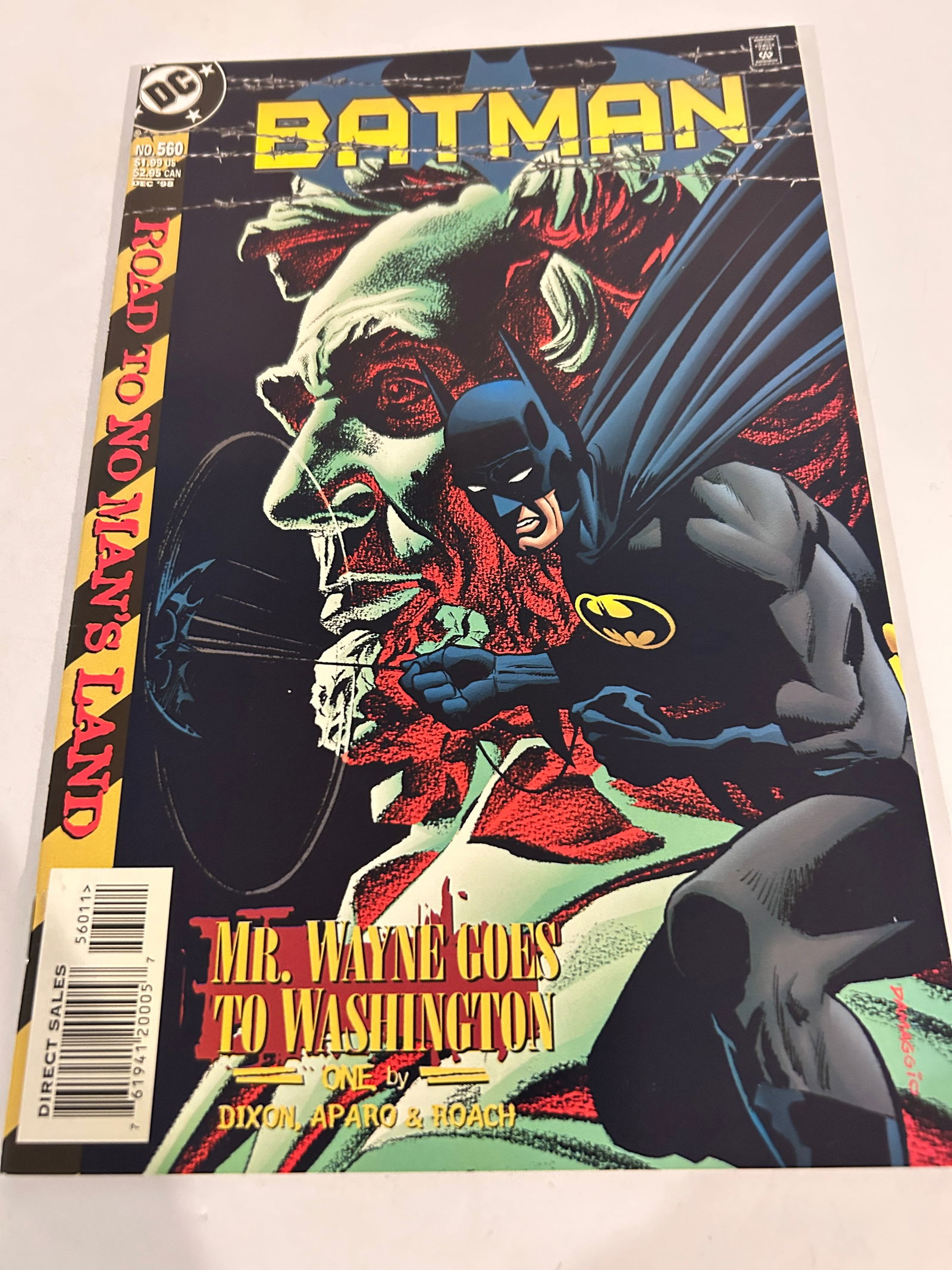 Vintage Comic Book Batman # 560: Vintage Comic Book Batman # 560 Please view all photos as they are part of the description and condition of this Item, Feel free to contact me with questions or picture requests! Used Item AS IS