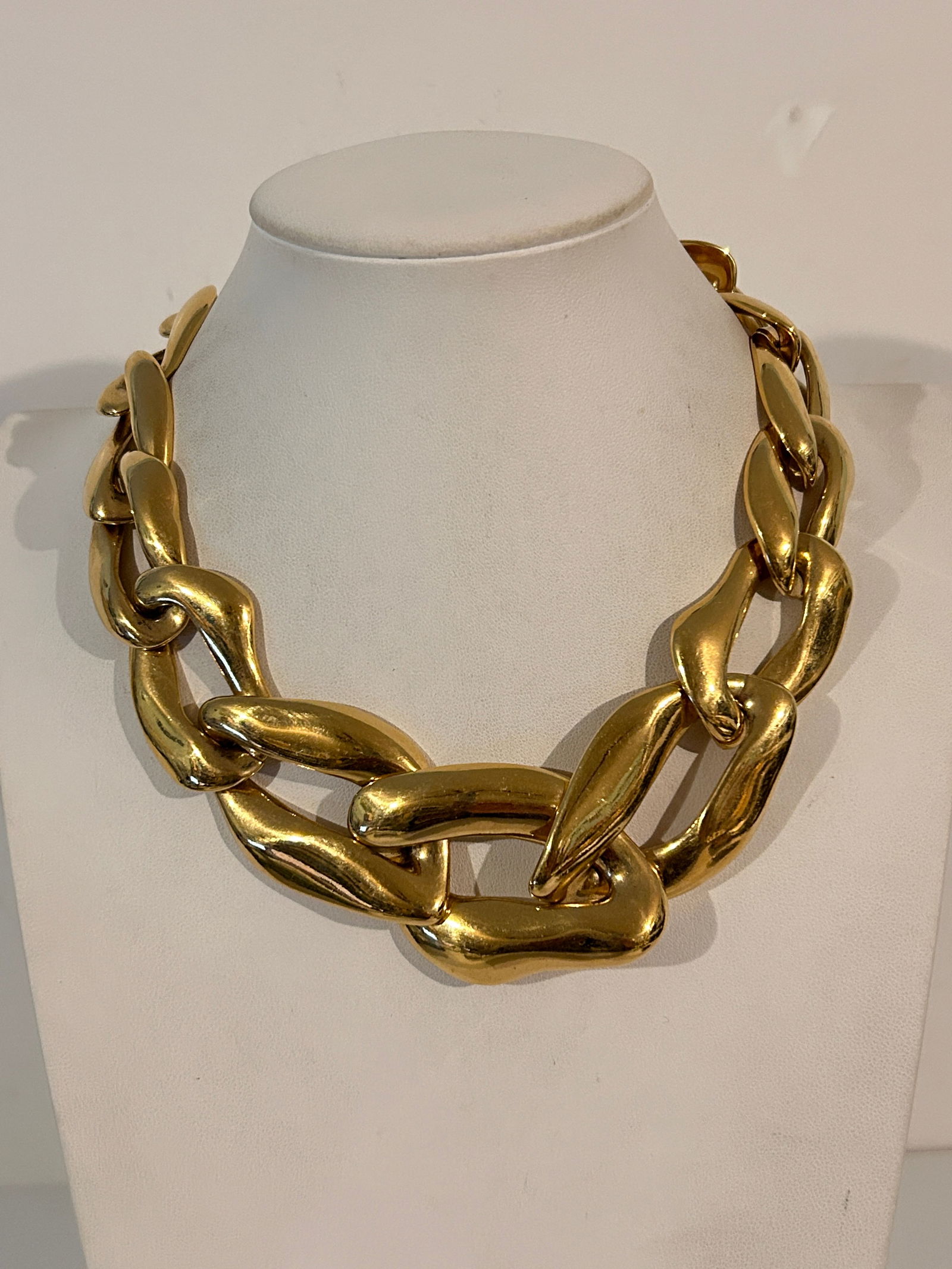 YSL Yves Saint Laurent Gold Tone Chunky Link Chain Limited Edition 102 of 401 Necklace 19": YSL Yves Saint Laurent Gold Tone Chunky Link Chain Limited Edition 102 of 401 Necklace 19" Please view all photos as they are part of the description and condition of this Item, Feel free to contact m