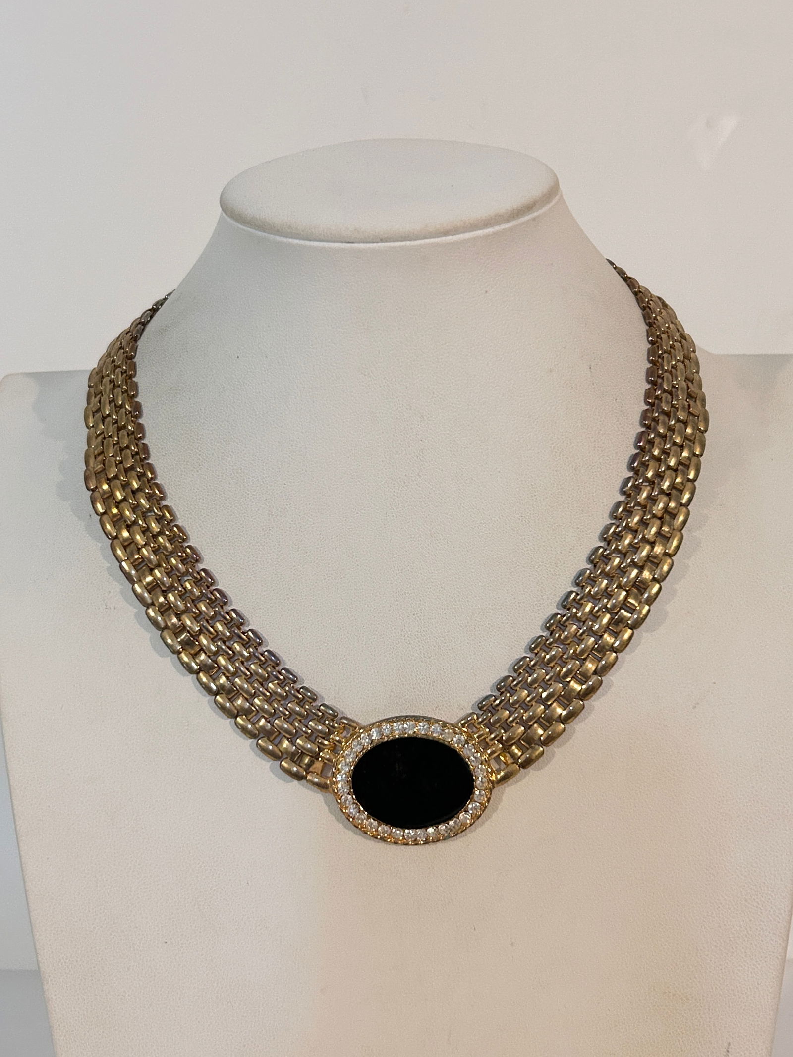 Vintage Goldtone Rhinestone choker Necklace 14": Vintage Goldtone Rhinestone choker Necklace 14" Please view all photos as they are part of the description and condition of this Item, Feel free to contact me with questions or picture requests! Used