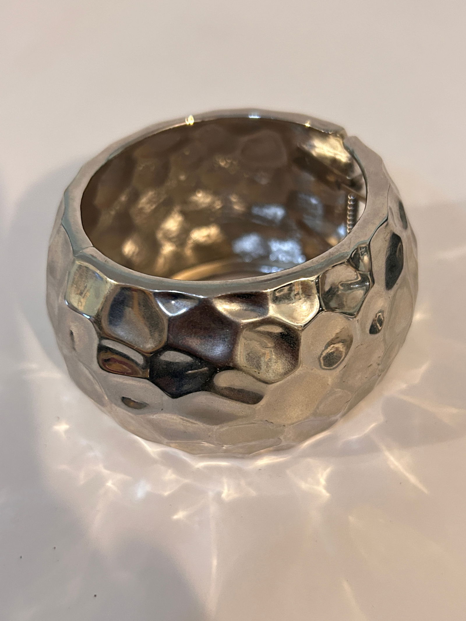 Vintage wide hinged silver tone Bracelet 7": Vintage wide hinged silver tone Bracelet 7" Please view all photos as they are part of the description and condition of this Item, Feel free to contact me with questions or picture requests! Used Item