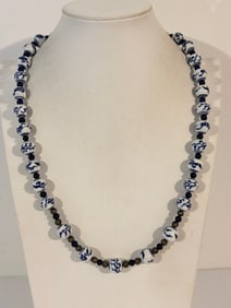 Fabulous vintage Chinese blue and white porcelain bead Filigree Silver necklace 25"