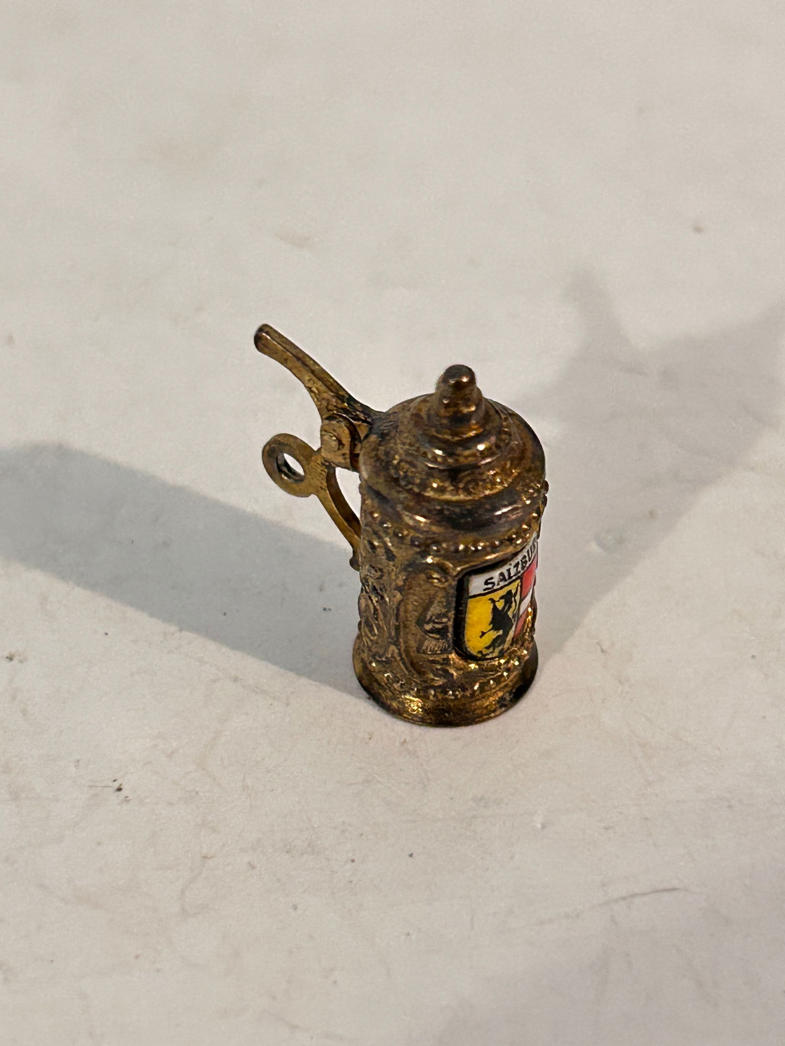 Vintage 800 Silver Salsburge beer stein Pendant: Vintage 800 Silver Salsburge beer stein Pendant Please view all photos as they are part of the description and condition of this Item, Feel free to contact me with questions or picture requests! Used