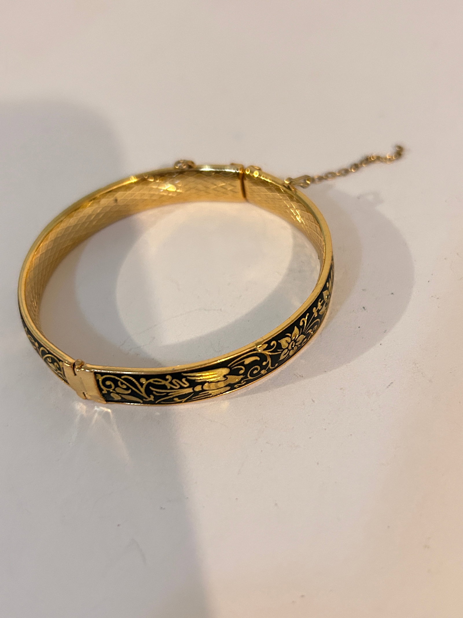 Vintage Damascene bangle bracelet with a floral and bird design 7": Vintage Damascene bangle bracelet with a floral and bird design 7" Please view all photos as they are part of the description and condition of this Item, Feel free to contact me with questions or pict