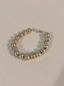 Vintage Silvertone beaded Bracelet 7"