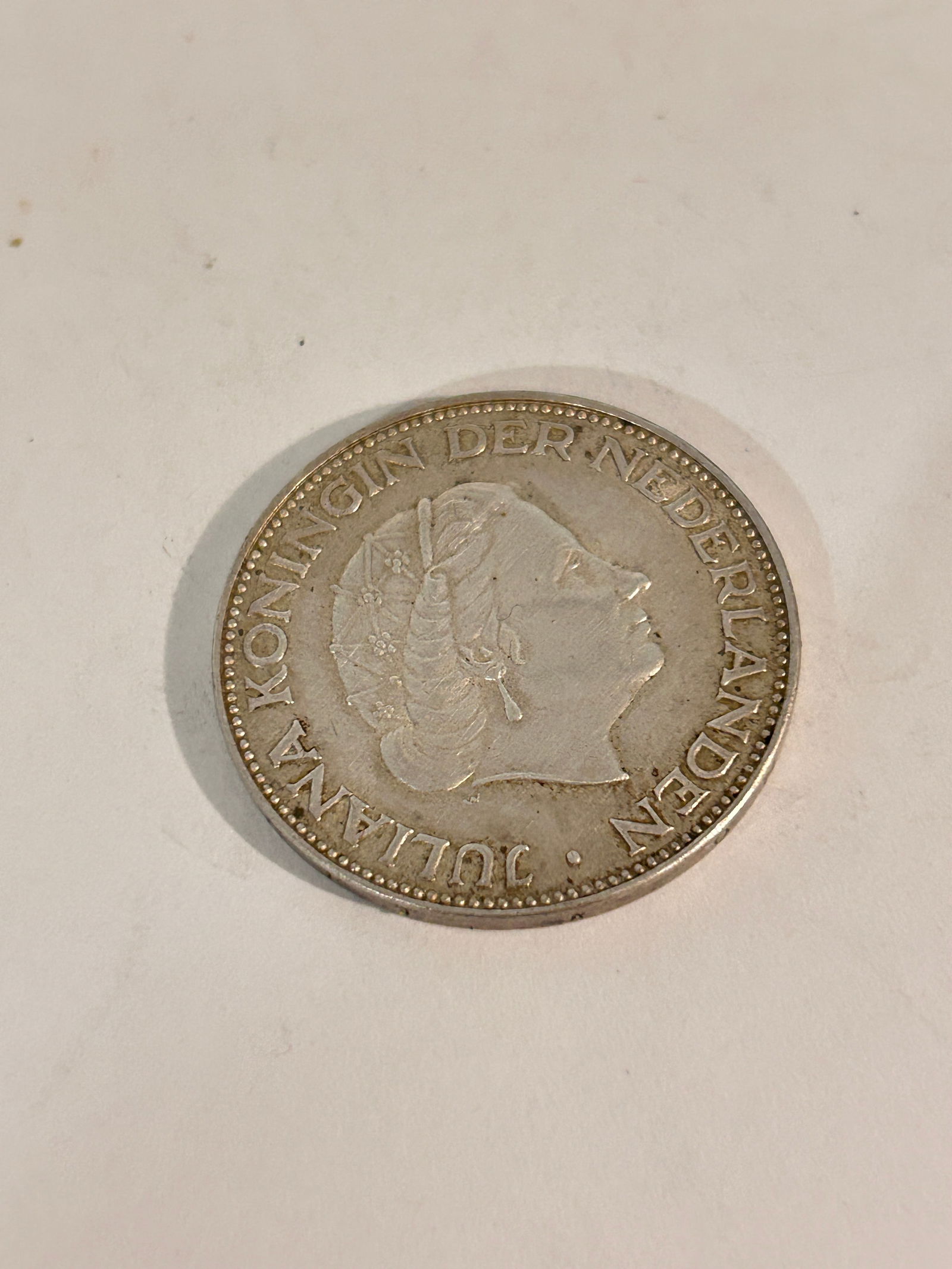 1966 Netherlands Kingdom Queen JULIANA 2½ Gulden Authentic Silver Coin: 1966 Netherlands Kingdom Queen JULIANA 2½ Gulden Authentic Silver Coin Please view all photos as they are part of the description and condition of this Item, Feel free to contact me with questi