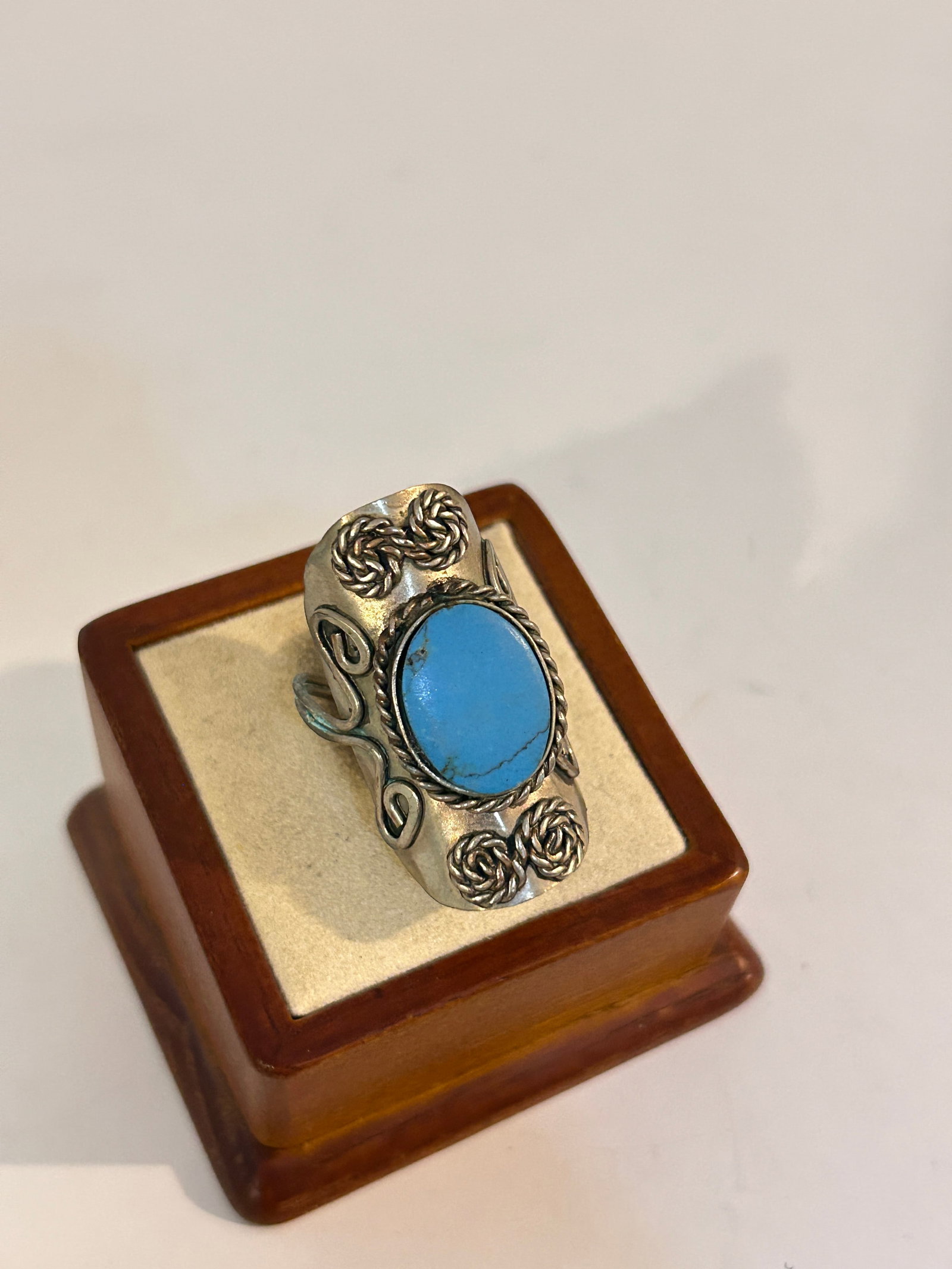 Vintage Faux Turquoise Custom Ring 5: Vintage Faux Turquoise Custom Ring 5 Please view all photos as they are part of the description and condition of this Item, Feel free to contact me with questions or picture requests! Used Item AS IS