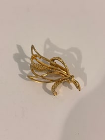Vintage Gold Tone Brooch