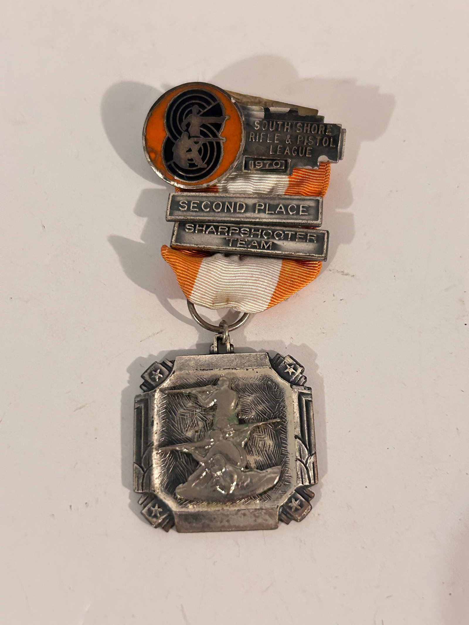 Vintage shooting competition medal awarded to a "Sharpshooter Team" from the "South Shore Rifle &: Vintage shooting competition medal awarded to a "Sharpshooter Team" from the "South Shore Rifle & Pistol League Please view all photos as they are part of the description and condition of this Item, F
