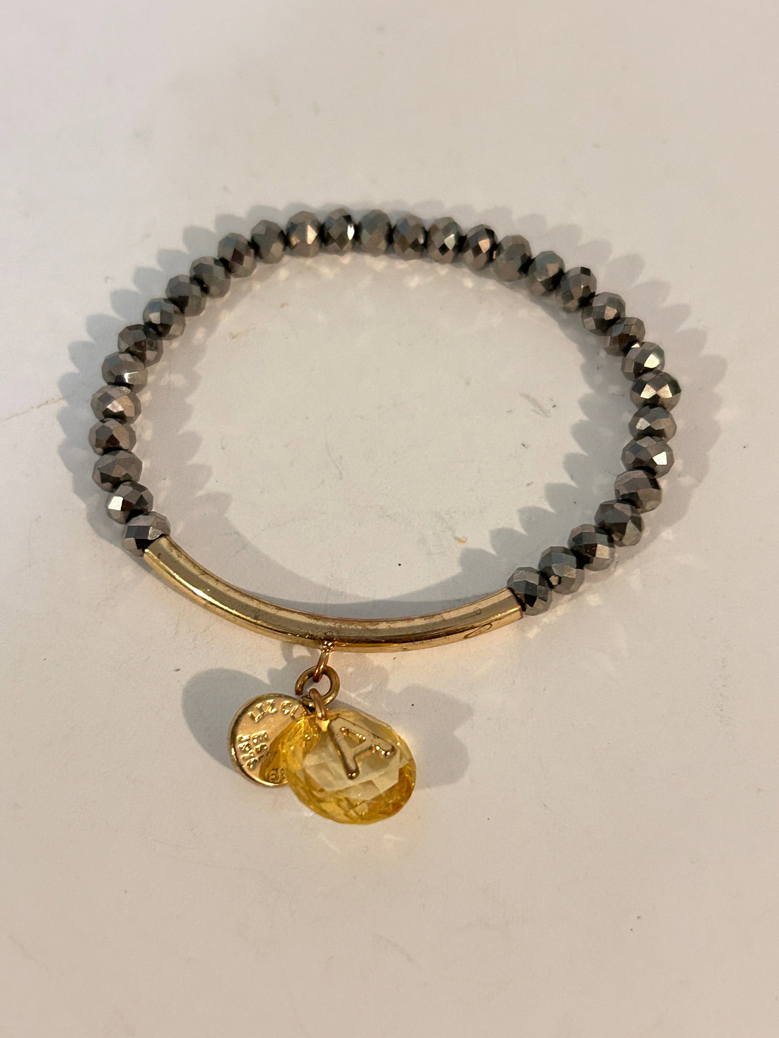 Vintage Liz Claiborne stretch Bracelet: Vintage Liz Claiborne stretch Bracelet Please view all photos as they are part of the description and condition of this Item, Feel free to contact me with questions or picture requests! Used Item AS I