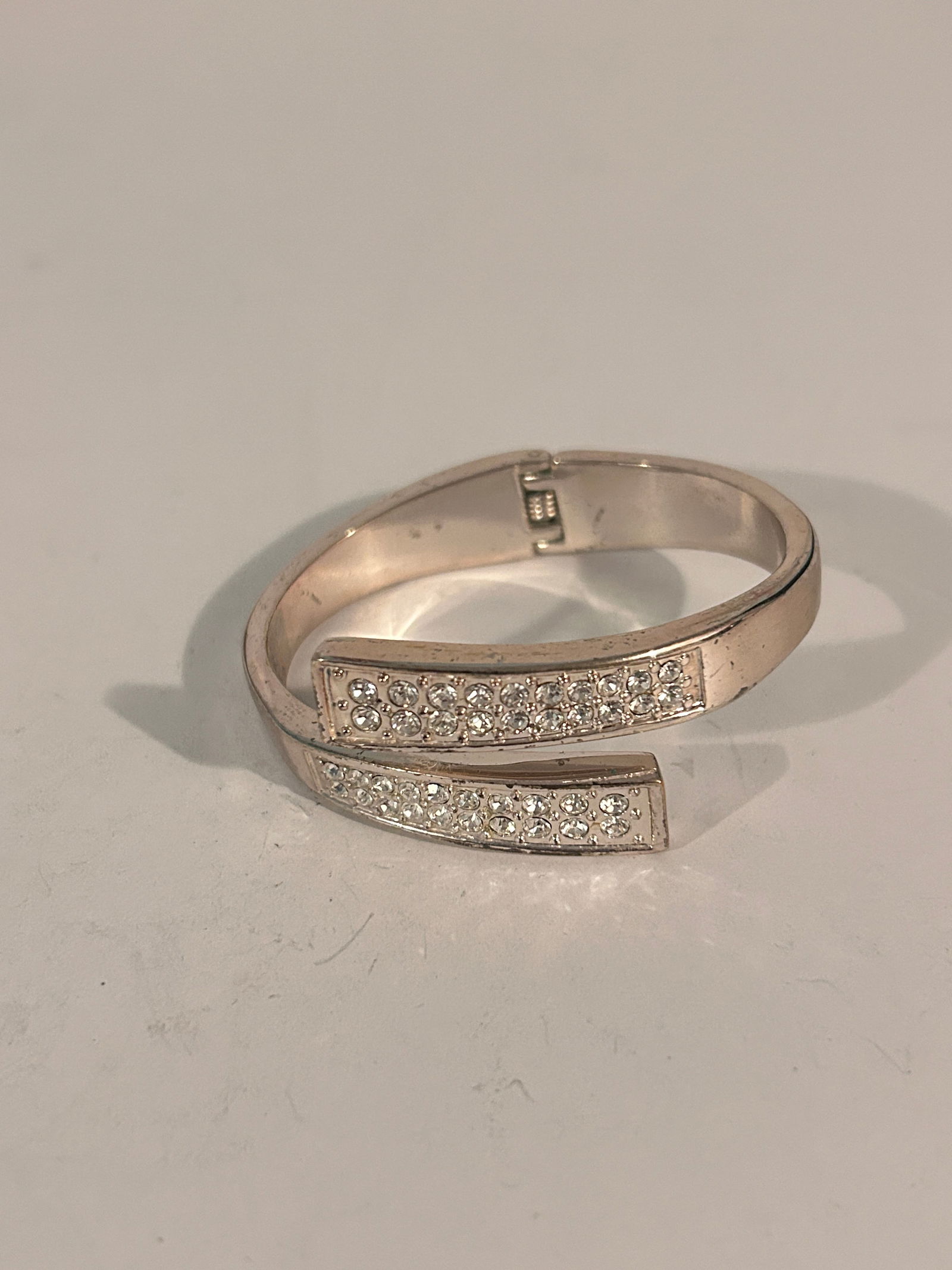 Vintage Silver Tone rhinestone hinged Bracelet 7" (1 of 3)