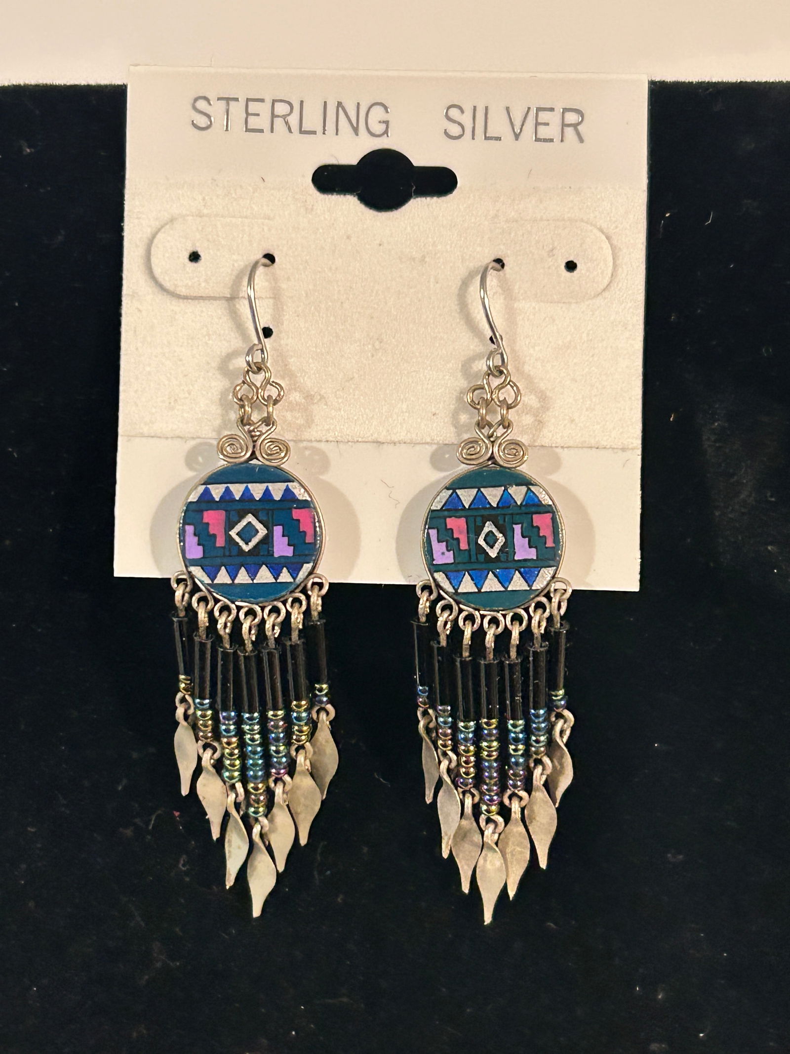 Vintage Sterling Silver Earrings: Vintage Sterling Silver Earrings Please view all photos as they are part of the description and condition of this Item, Feel free to contact me with questions or picture requests! Used Item AS IS