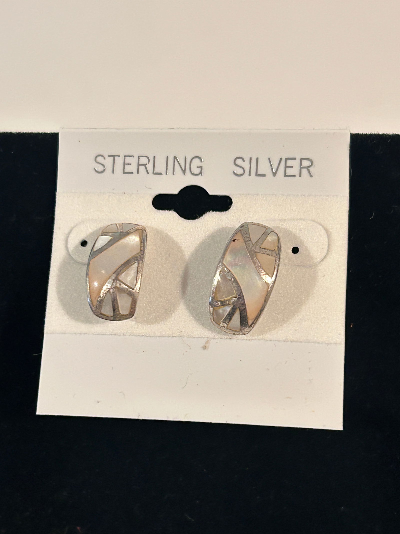 Vintage Sterling Silver Earrings: Vintage Sterling Silver Earrings Please view all photos as they are part of the description and condition of this Item, Feel free to contact me with questions or picture requests! Used Item AS IS