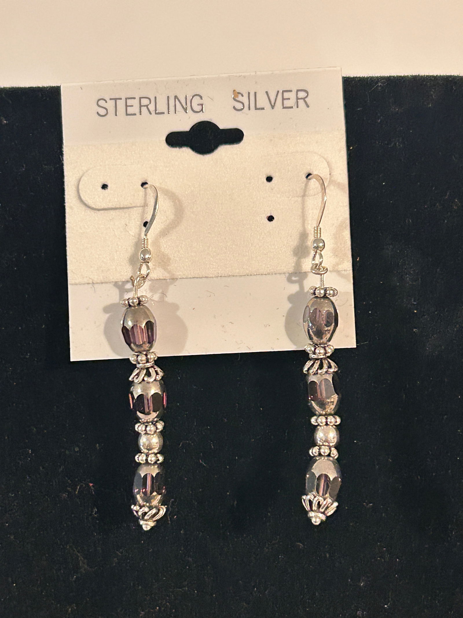 Vintage Sterling Silver Earrings: Vintage Sterling Silver Earrings Please view all photos as they are part of the description and condition of this Item, Feel free to contact me with questions or picture requests! Used Item AS IS