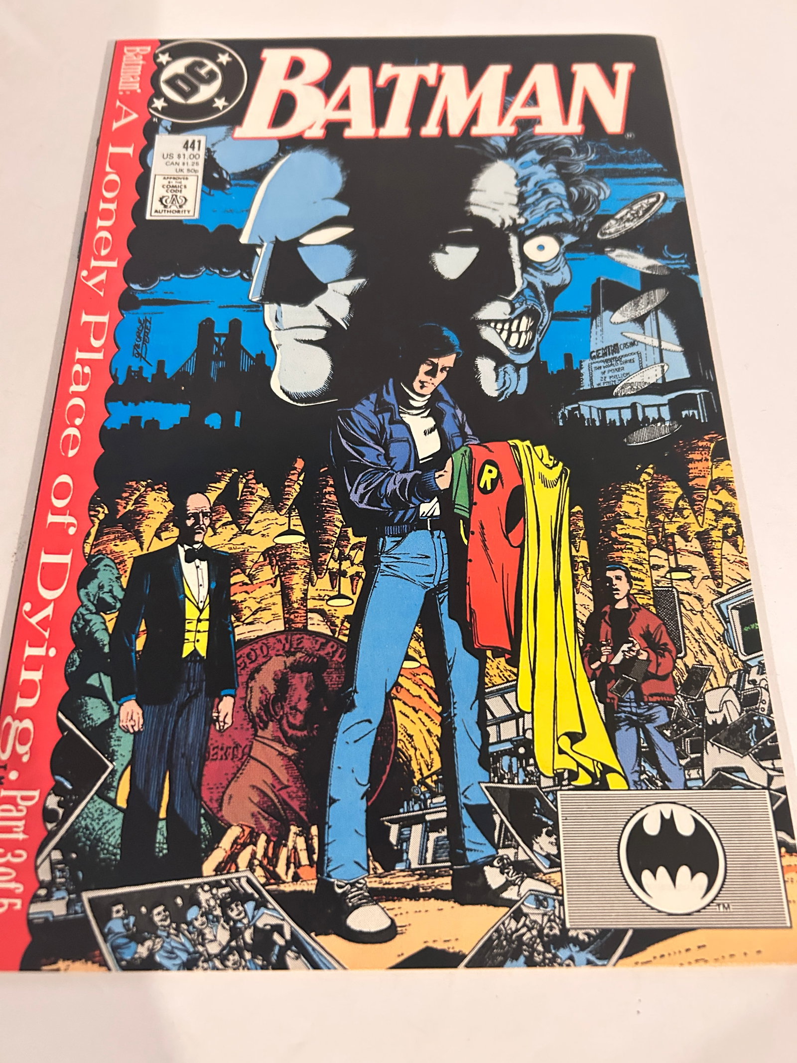 Vintage Comic Book Batman # 441: Vintage Comic Book Batman # 441 Please view all photos as they are part of the description and condition of this Item, Feel free to contact me with questions or picture requests! Used Item AS IS