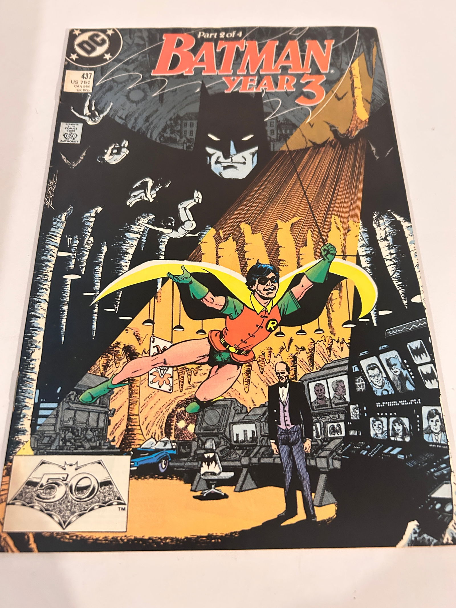 Vintage Comic Book Batman # 437: Vintage Comic Book Batman # 437 Please view all photos as they are part of the description and condition of this Item, Feel free to contact me with questions or picture requests! Used Item AS IS