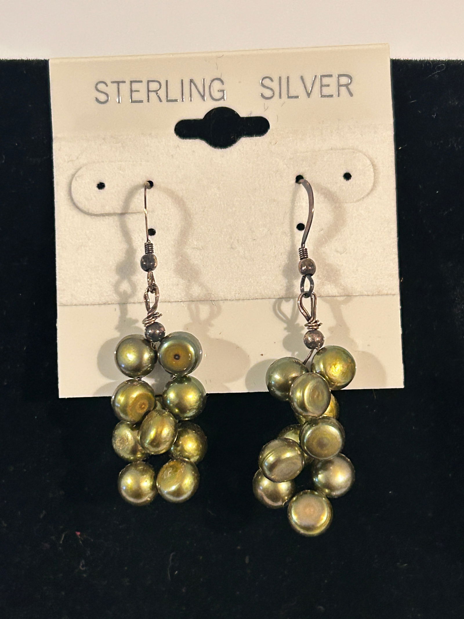 Vintage Sterling Silver Earrings: Vintage Sterling Silver Earrings Please view all photos as they are part of the description and condition of this Item, Feel free to contact me with questions or picture requests! Used Item AS IS